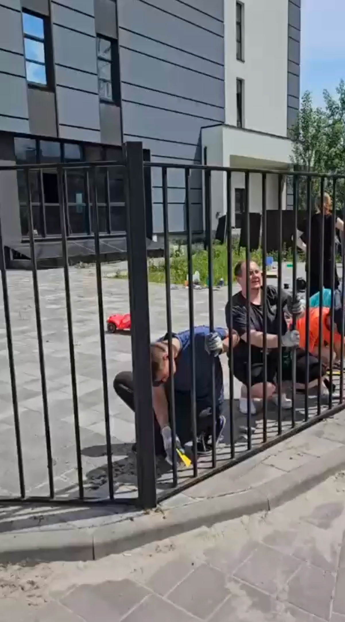Another crowd at the construction site